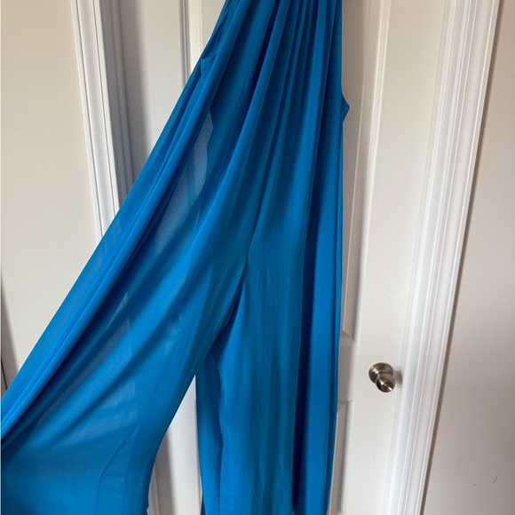 Elegant Blue Sleeveless Romper - Picture 2 of 5